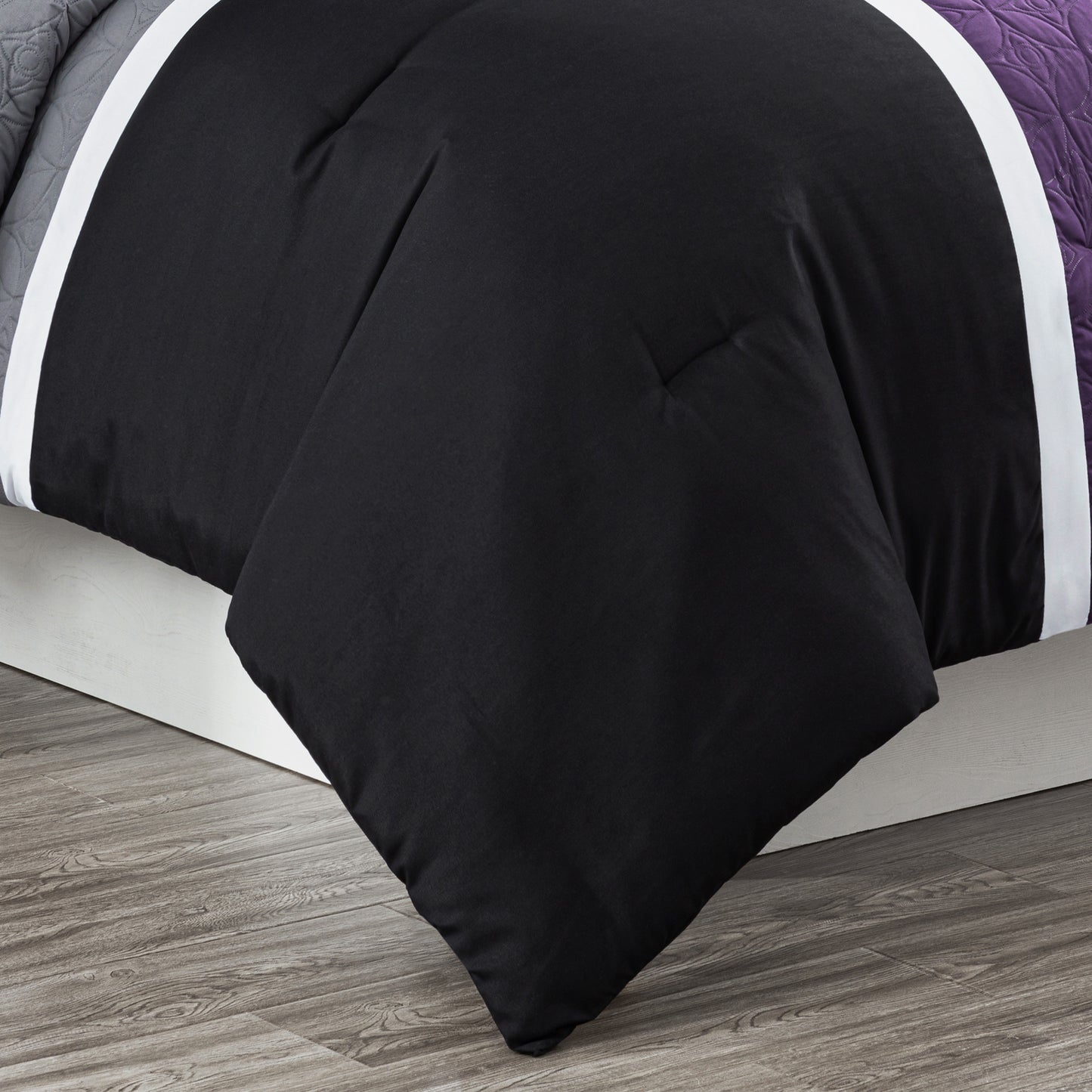 Bernard 7-Piece Patchwork Quilted Medallion Bed in a Bag Comforter Set with Sheets, California King/King/Queen/Full Size