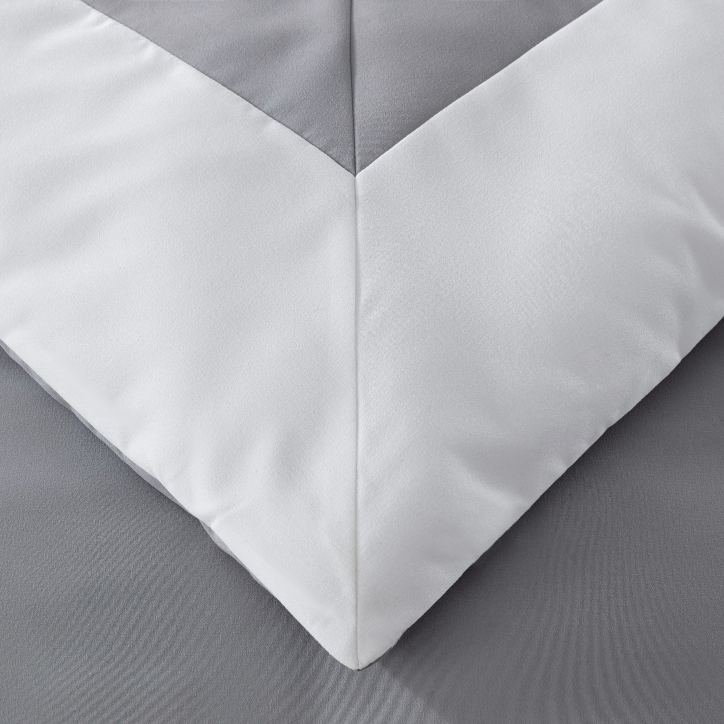 Caprice 7-Piece Modern Hotel Style Square Pattern Comforter Set with Decorative Pillows, Cal King/King/Queen/Full Size