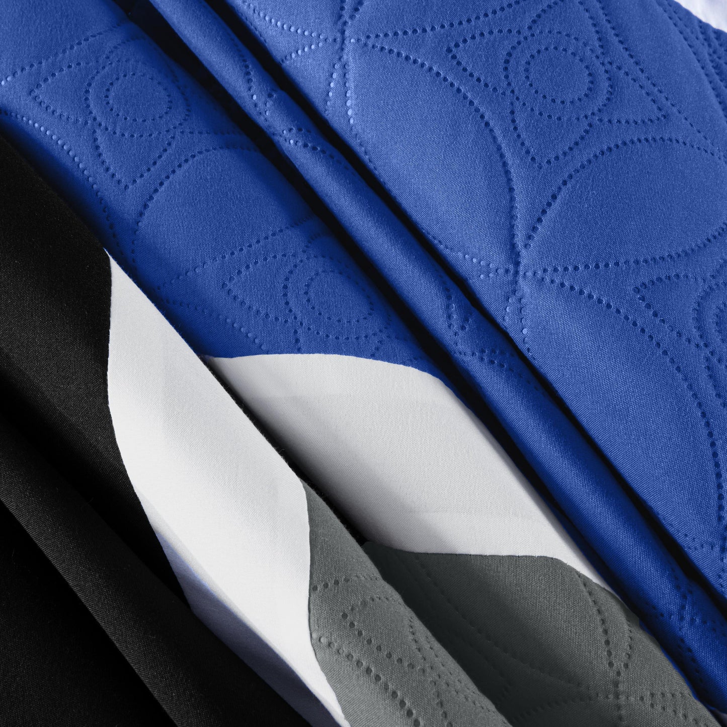 Bernard 7-Piece Patchwork Quilted Medallion Bed in a Bag Comforter Set with Sheets, California King/King/Queen/Full Size