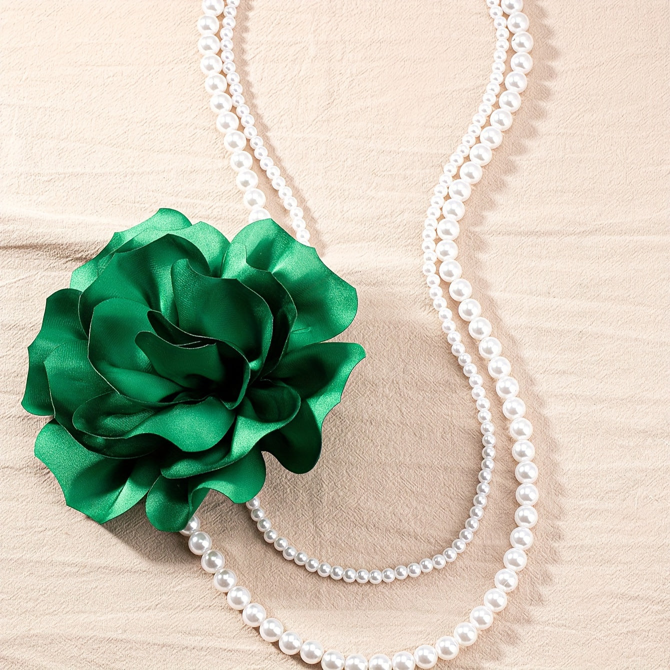 1pc Black & Green 3D Soft Flower Decor Layered Faux-Pearl Necklace, Elegant Style Imitation Pearl Necklace, Evening Jewelry