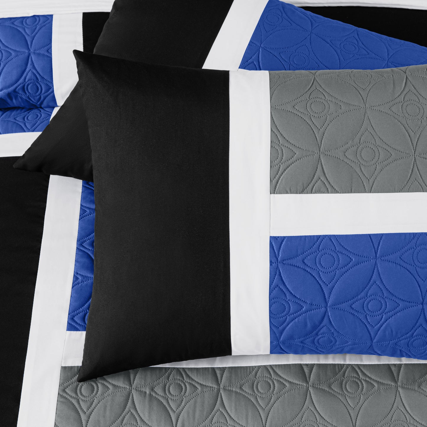 Bernard 7-Piece Patchwork Quilted Medallion Bed in a Bag Comforter Set with Sheets, California King/King/Queen/Full Size