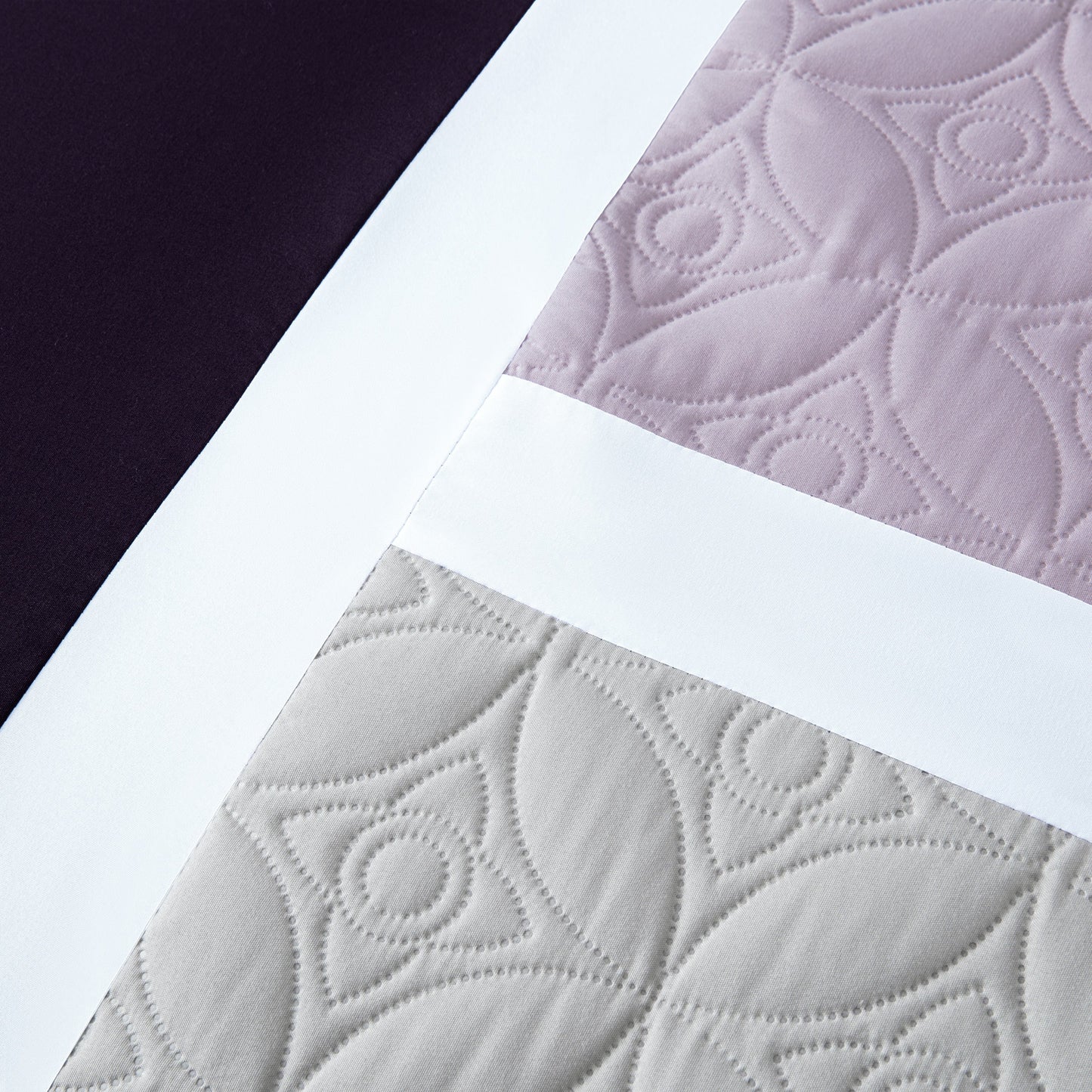 Bernard 7-Piece Patchwork Quilted Medallion Bed in a Bag Comforter Set with Sheets, California King/King/Queen/Full Size