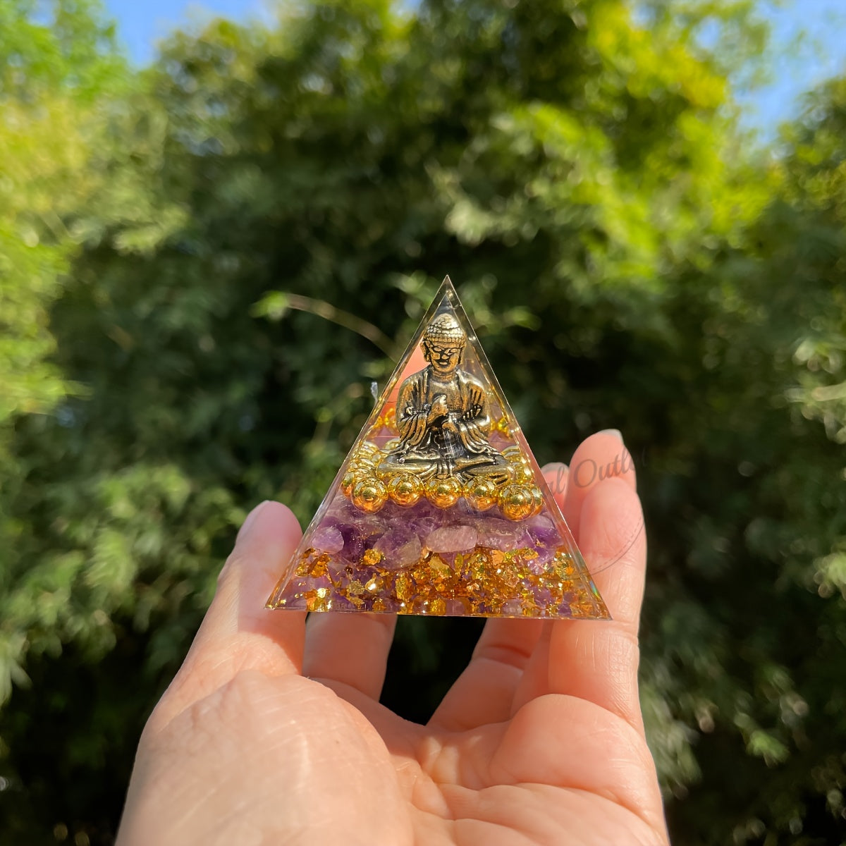 "Serenity Enhancer" 1pc Golden Beaded Buddha Orgone Pyramid With Natural Crystal Chips - Amethyst Energy Generator For Positive Vibes, Home & Yoga Decor