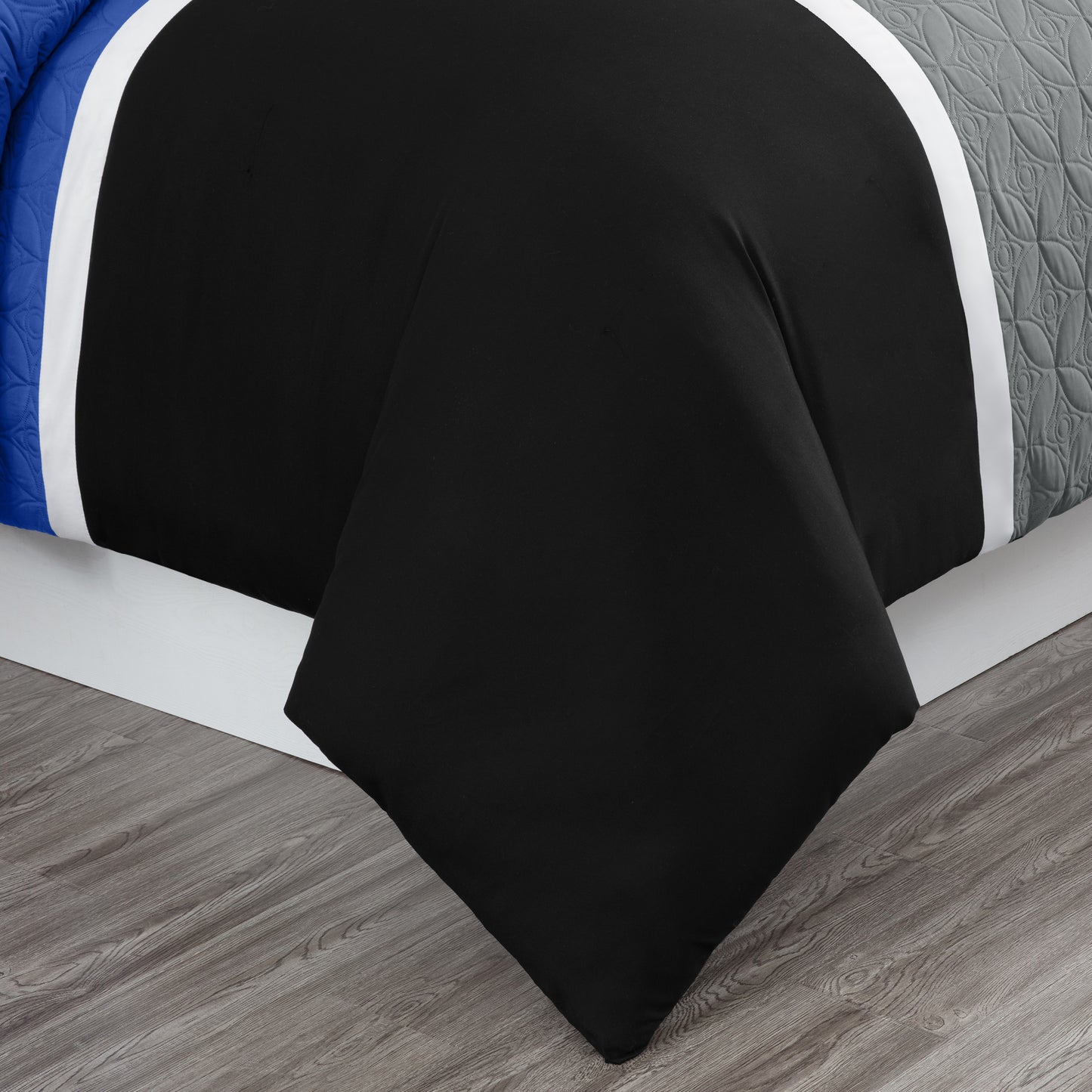 Bernard 7-Piece Patchwork Quilted Medallion Bed in a Bag Comforter Set with Sheets, California King/King/Queen/Full Size