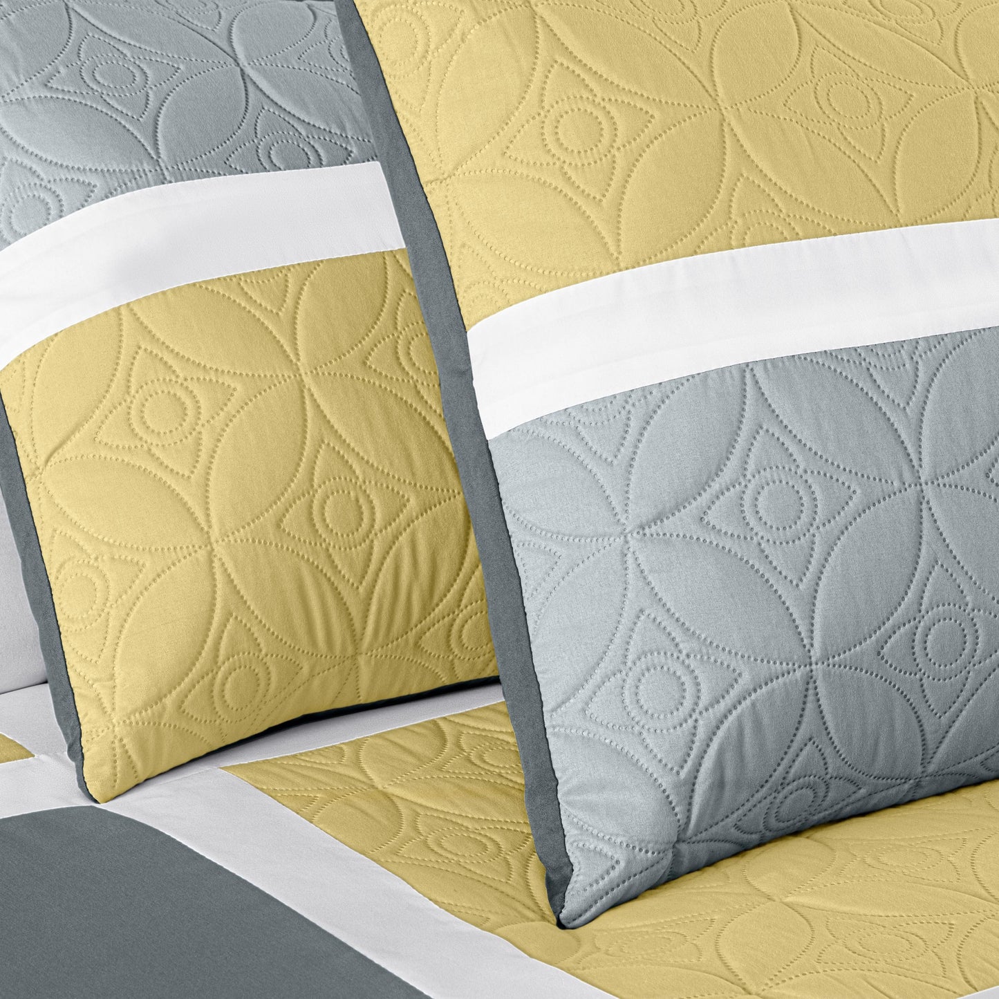 Bernard 7-Piece Patchwork Quilted Medallion Bed in a Bag Comforter Set with Sheets, California King/King/Queen/Full Size