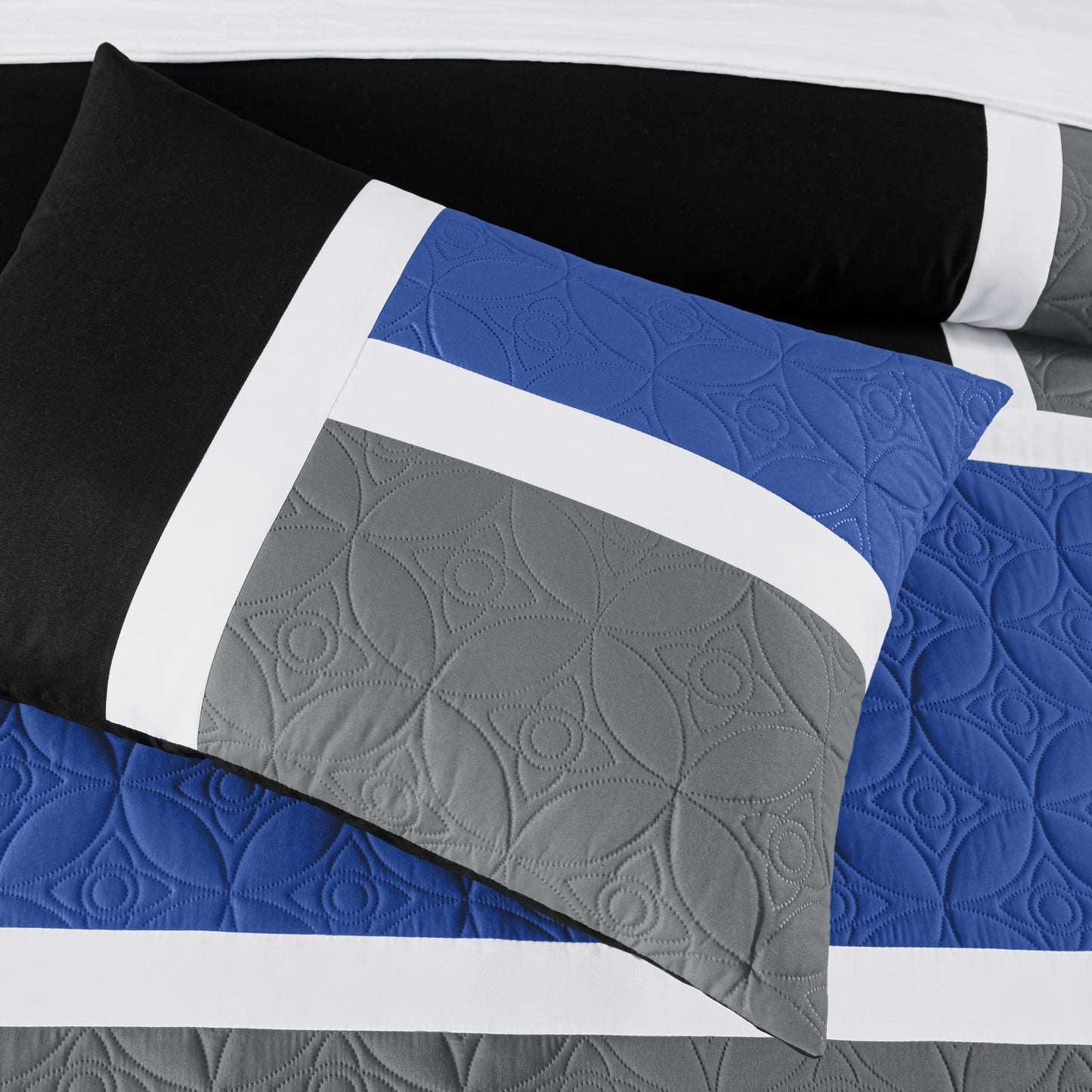 Bernard 7-Piece Patchwork Quilted Medallion Bed in a Bag Comforter Set with Sheets, California King/King/Queen/Full Size