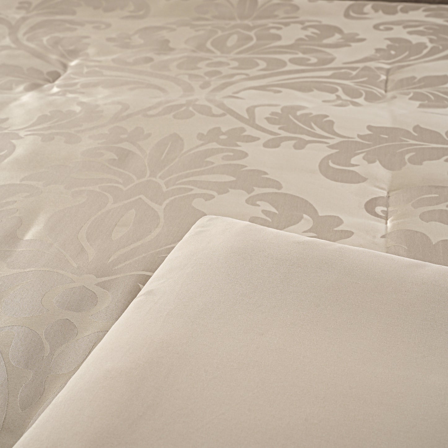 Valor 7-Piece Luxury Jacquard Floral Bed in a Bag Comforter Set