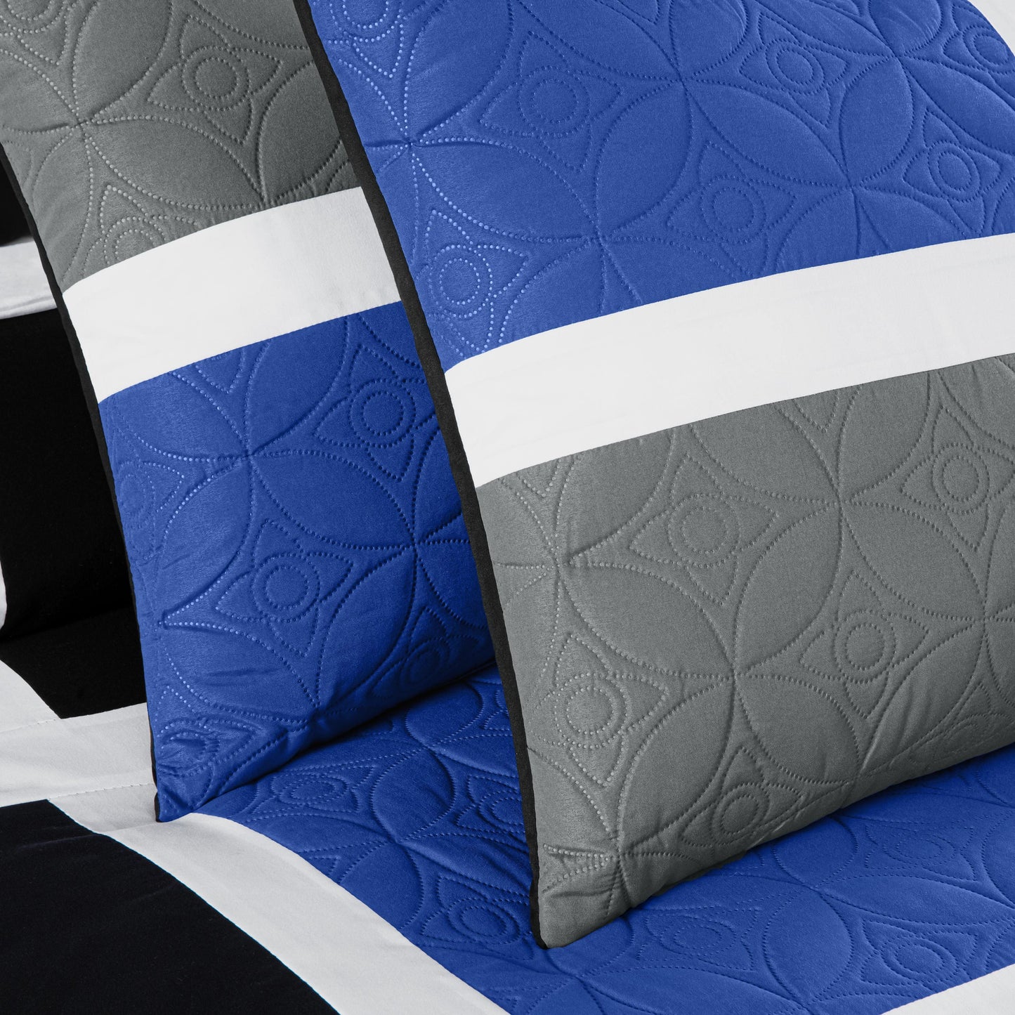 Bernard 7-Piece Patchwork Quilted Medallion Bed in a Bag Comforter Set with Sheets, California King/King/Queen/Full Size