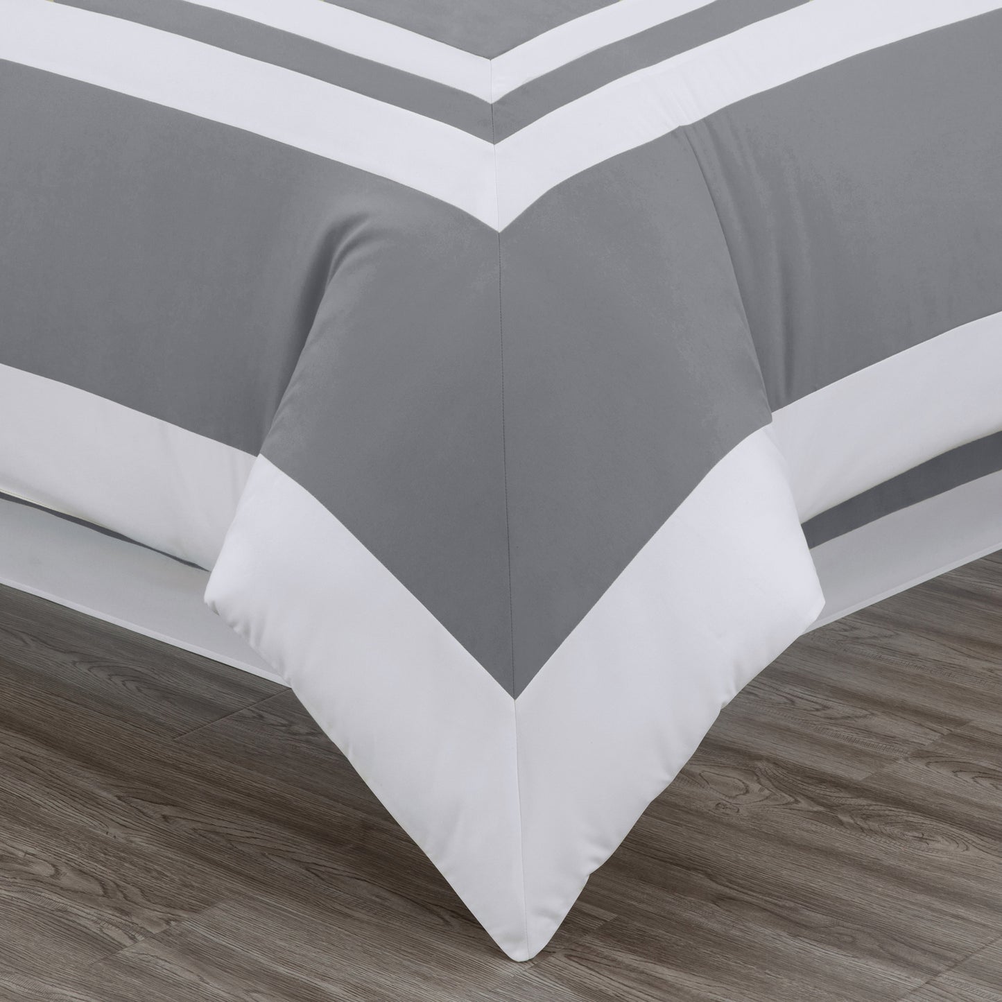 Caprice 7-Piece Modern Hotel Style Square Pattern Comforter Set with Decorative Pillows, Cal King/King/Queen/Full Size