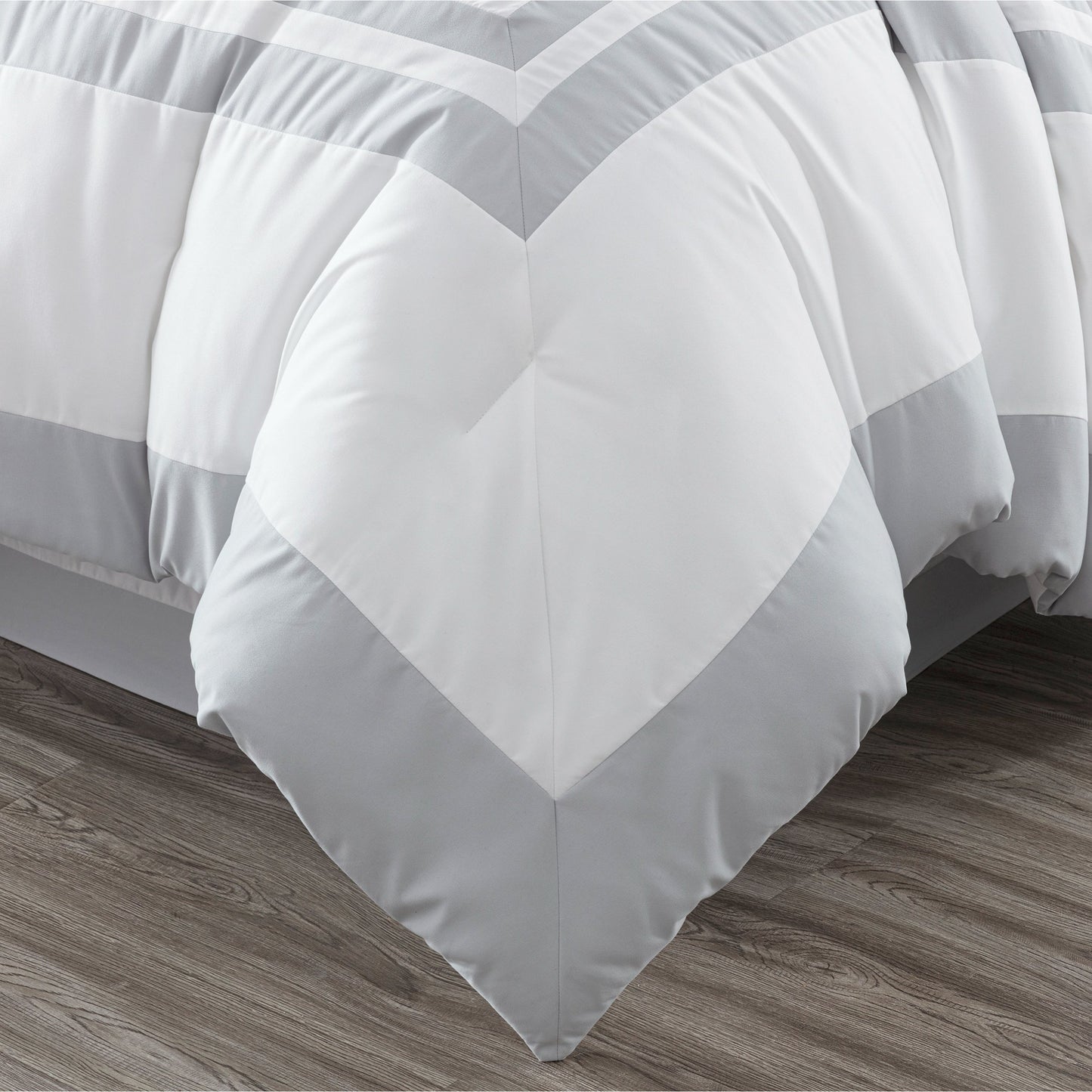 Caprice 7-Piece Modern Hotel Style Square Pattern Comforter Set with Decorative Pillows, Cal King/King/Queen/Full Size