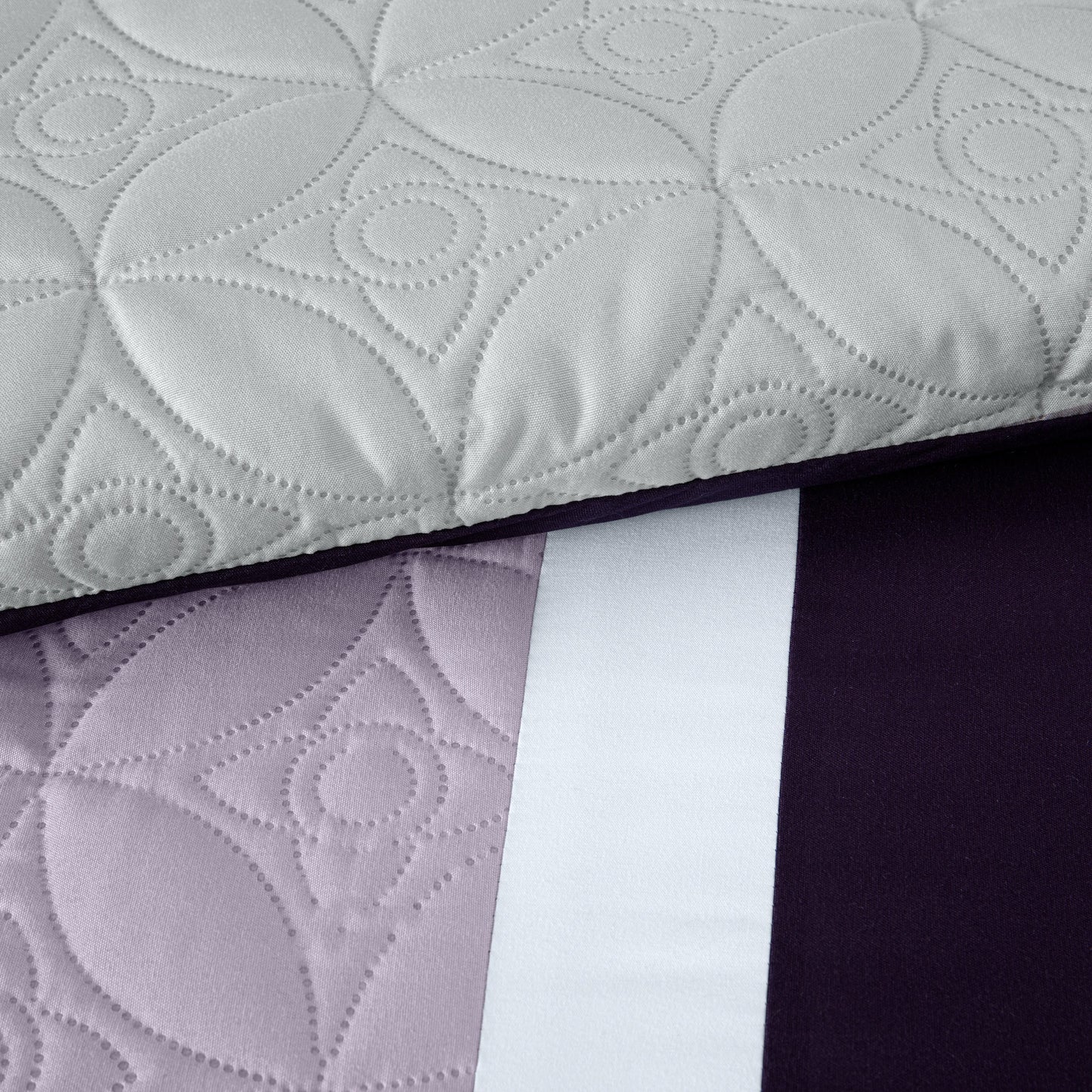 Bernard 7-Piece Patchwork Quilted Medallion Bed in a Bag Comforter Set with Sheets, California King/King/Queen/Full Size