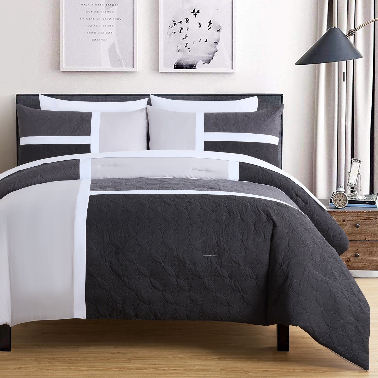 Bernard 7-Piece Patchwork Quilted Medallion Bed in a Bag Comforter Set with Sheets, California King/King/Queen/Full Size