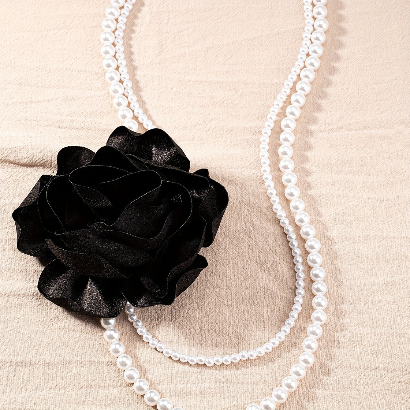 1pc Black & Green 3D Soft Flower Decor Layered Faux-Pearl Necklace, Elegant Style Imitation Pearl Necklace, Evening Jewelry